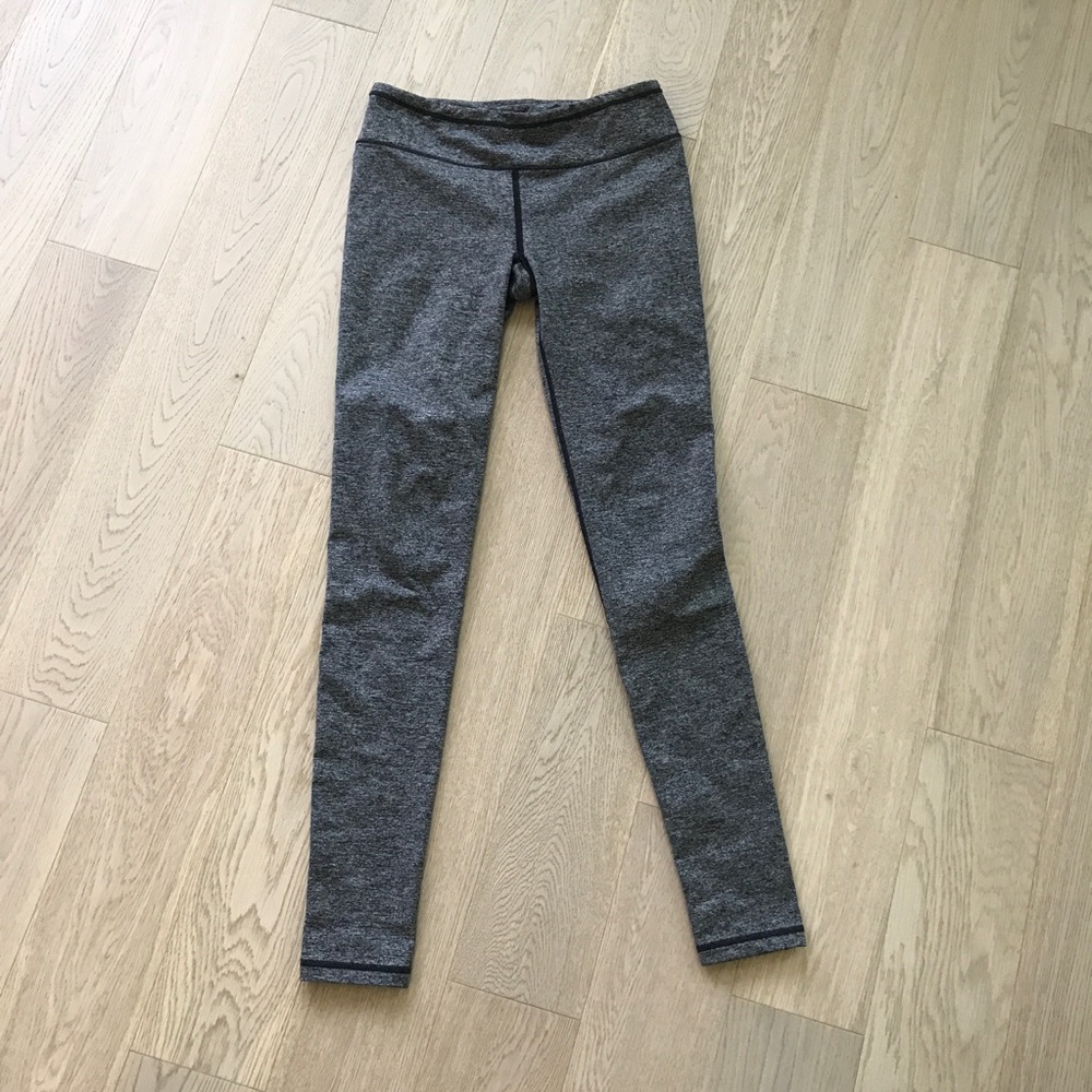Victoria’s Secret Grey VSX Sport Leggings - XS